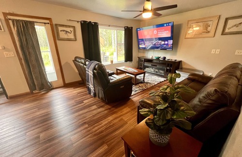 Meadow Lakes House | Private Family Home
