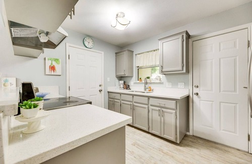San Juan House | Private Fenced Backyard Pet Friendly Grill