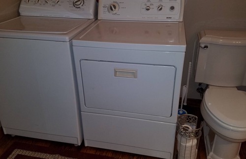 Butler House | Private Forest Retreat: No Cleaning Fees!