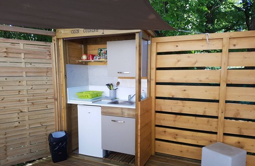 Saint-Georges-sur-Cher Cottage | Private Jacuzzi & Cabana bed