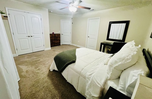Navarre House | Private Furnished/Unfurnished Room on the bay
