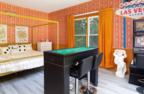 Gatlinburg - Pigeon Forge House | Private Game Mansion in Gatlinburg! Perfect Family Vacation! Go Lodge!