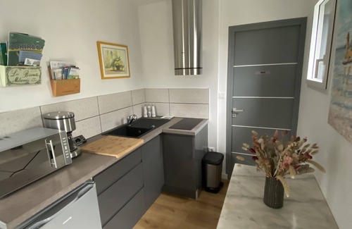 Locquirec Apartment | Private garden apartment in new house