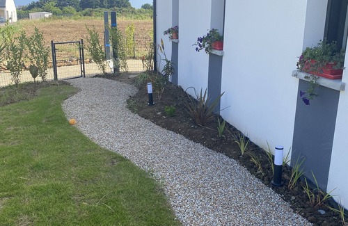 Locquirec Apartment | Private garden apartment in new house