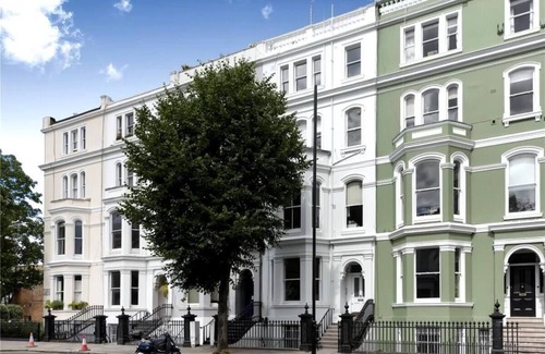 Notting Hill Apartment | Private Garden Flat Notting Hill, 5 minutes walk from Portobello Road market