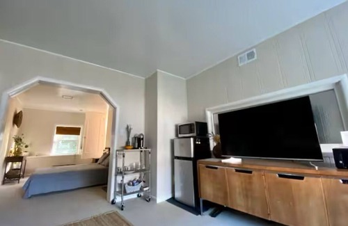 Crocker-Amazon Apartment | Private garden suite in charming San Francisco neighborhood