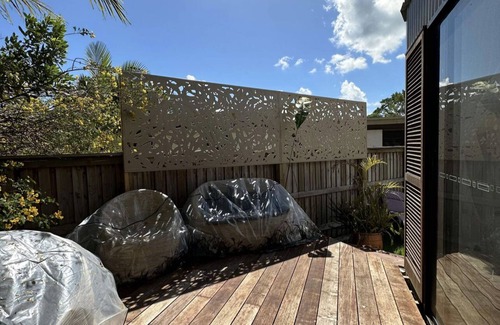 Ocean Shores Cottage | Private garden view studio