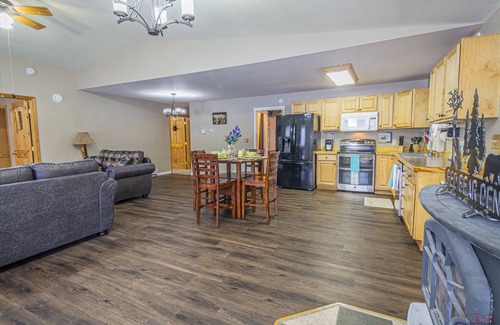 Fairbanks Cabin | Private Getaway Cabin near Hot Springs
