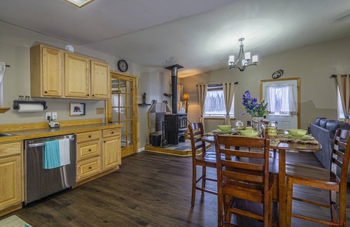 Fairbanks Cabin | Private Getaway Cabin near Hot Springs