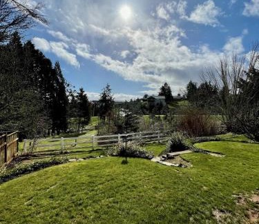 West Salem House | Private Getaway