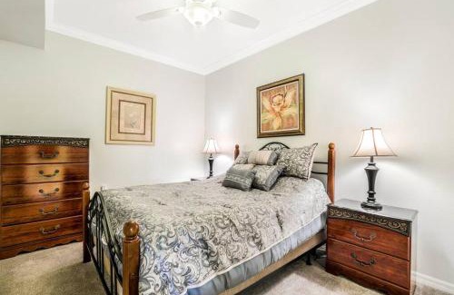 Naples Apartment | Private Golf Course Condo, Club Membership Available!