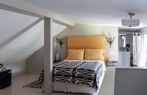 Athens Bed & Breakfast | Private Guest Area in Plant Based Bed and Breakfast