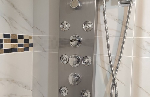 Jamboree Heights Apartment | Private Guest Studio with Ensuite for Long Short Stay