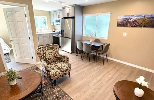 Winnetka House | Private Guest House in Winnetka - 2bd/1ba Private Entrance and Yard Area