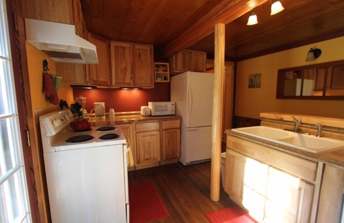 Martin City House | Private Guest House - Ten Minutes to Glacier National Park, Montana