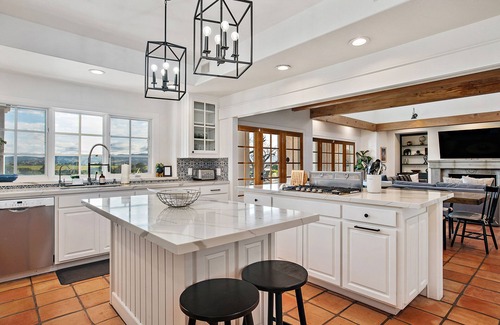 Paso Robles House | Private guest house on 40 acres with pool, spa, & game room