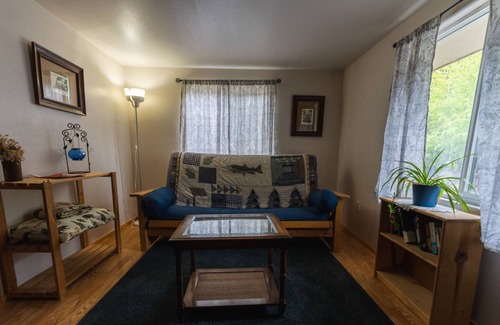 Crescent House | Private guest suite in the mountains