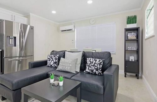 Hollywood Apartment | Private Guest suite with a beautiful view of the new hard rock hotel and casino