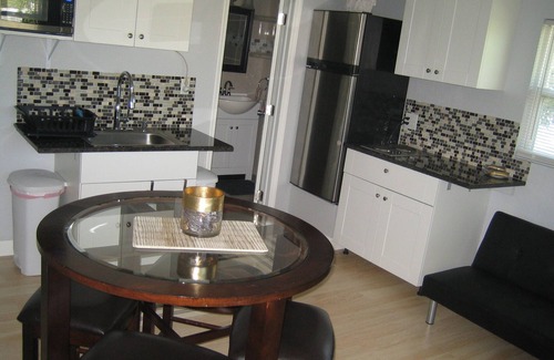Vamo House | Private guesthouse near the beach