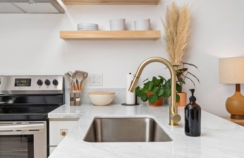 North Park Apartment | Private guesthouse studio with KING bed