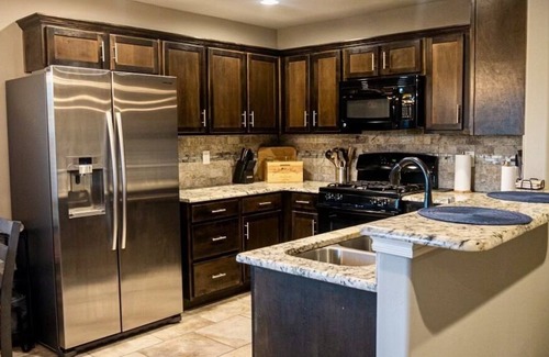 Yukon House | Private Guestroom Minutes From Lake Hefner