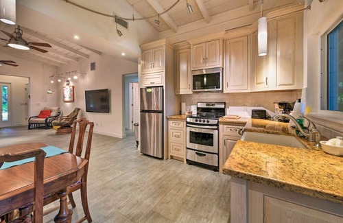 Englewood Cottage | Private Gulf Beach-4 BRs- Luxury Cottage, Pet Friendly-Kayaks & SUPs-Grill