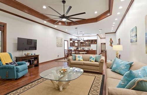 South Padre Island House | Private Gulf-front pool; Spacious family space; Pets welcome - Mi Casa Es Su Casa
