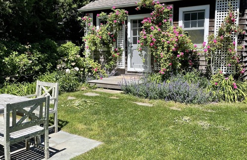Amagansett Lanes Cottage | Private Hamptons cottage in ideal Amagansett location