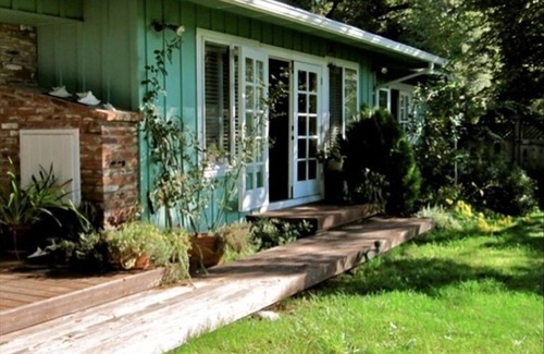 Healdsburg House | Private Healdsburg Retreat, 1.5 walk to town Plaza, nearby bus shuttle