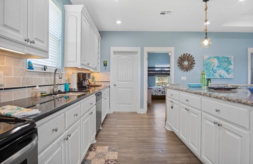 Crystal Beach House | Private Heated Pool & Hot Tub ~ Summer Family Fun ~ King Beds ~ Ocean View