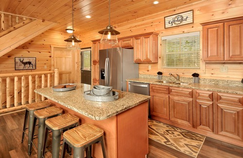 Gatlinburg - Pigeon Forge Cabin | Private Heated Indoor Pool/Theater/2 Game Rms/Views/Close To Everything!