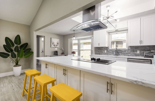 Richardson House | Private Heated Large Pool and Spa, Cornhole, Foosball, Grill, Dart, Games