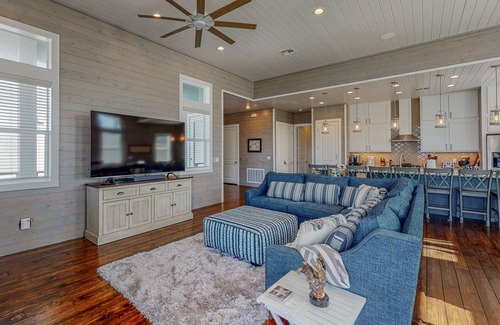 Port Aransas House | Private Heated Pool and Oasis, Pet Friendly. Golf Cart Included