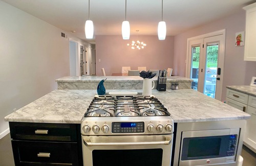 Lexington House | PRIVATE heated pool & hot tub, dogs ok, near Keeneland