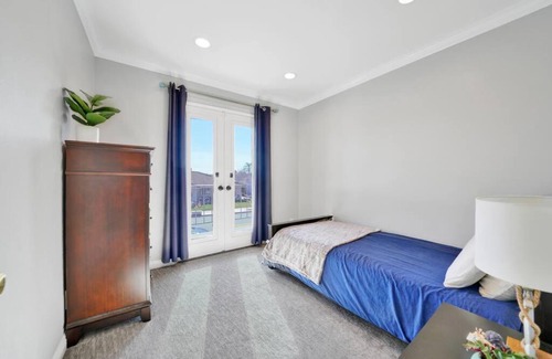 Placentia House | Private Heated Pool Oasis/Disney/Retro Arcade/Gym