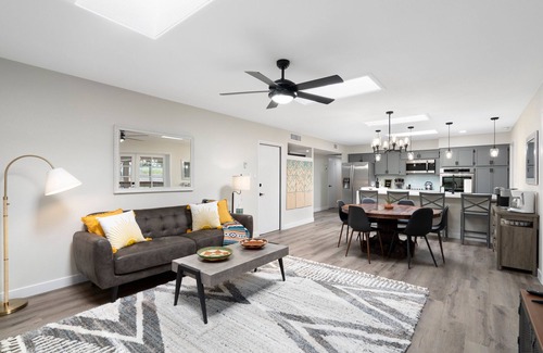McClintock House | Private Heated Pool, Ping Pong and Billiards, Full Coffee Bar, near ASU