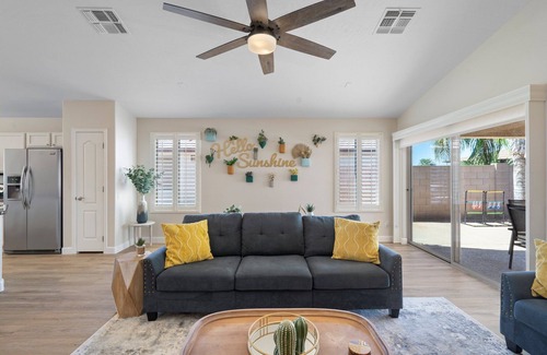 Springfield Lakes Reflection House | Private Heated Pool & Spa - Quiet Neighborhood - Close to Casino & Golf