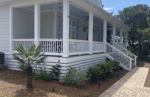 Santa Rosa Beach House | PRIVATE HEATED POOL/GOLF CART/ICE MAKER/BEACH CHAIRS & UMBRELLAS/PARKING 6 CARS