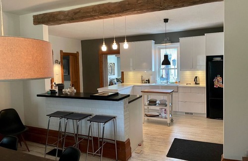 Mono Other | Private Hockley Valley Farmhouse