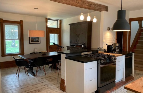 Mono Other | Private Hockley Valley Farmhouse