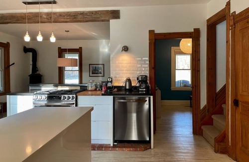 Mono Other | Private Hockley Valley Farmhouse