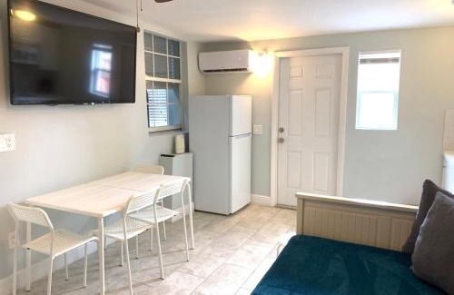 Little Ranches Apartment | Private Hollywood APT Near Beach Airport & Casino