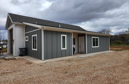 Hurricane House | Private Home-2 Bed/2 Bath -HOT TUB/Near Zion NP