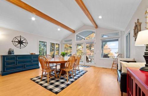 Bellaire House | Private Home 2 miles to Downtown Bellaire