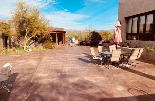 Mesa del Oro House | Private home against Superstition Mountains