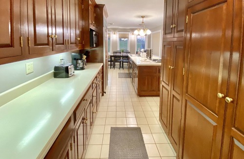 Halltown House | Private Home, Hot Tub, Wifi, Rural Setting, Gas Stove, 70" SmartTV