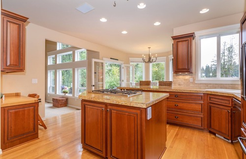 Leota House | Private Home in Wine Country, Quiet, Close to Amenities, on the Lake!
