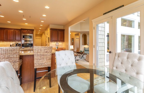 Leota House | Private Home in Wine Country, Quiet, Close to Amenities, on the Lake!