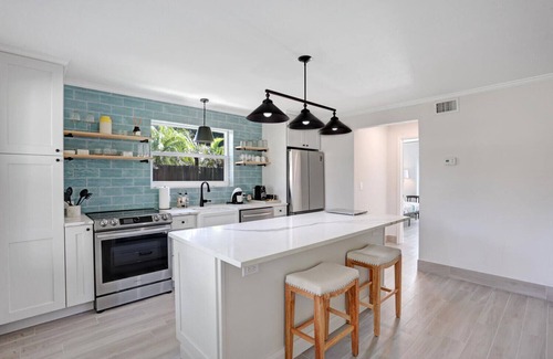 Lake Park House | Private Home near 5th Ave, Downtown, & Close to the Beach