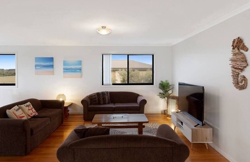 Cape Woolamai House | Private Home Near Parks w/ Amazing Grassland Views
